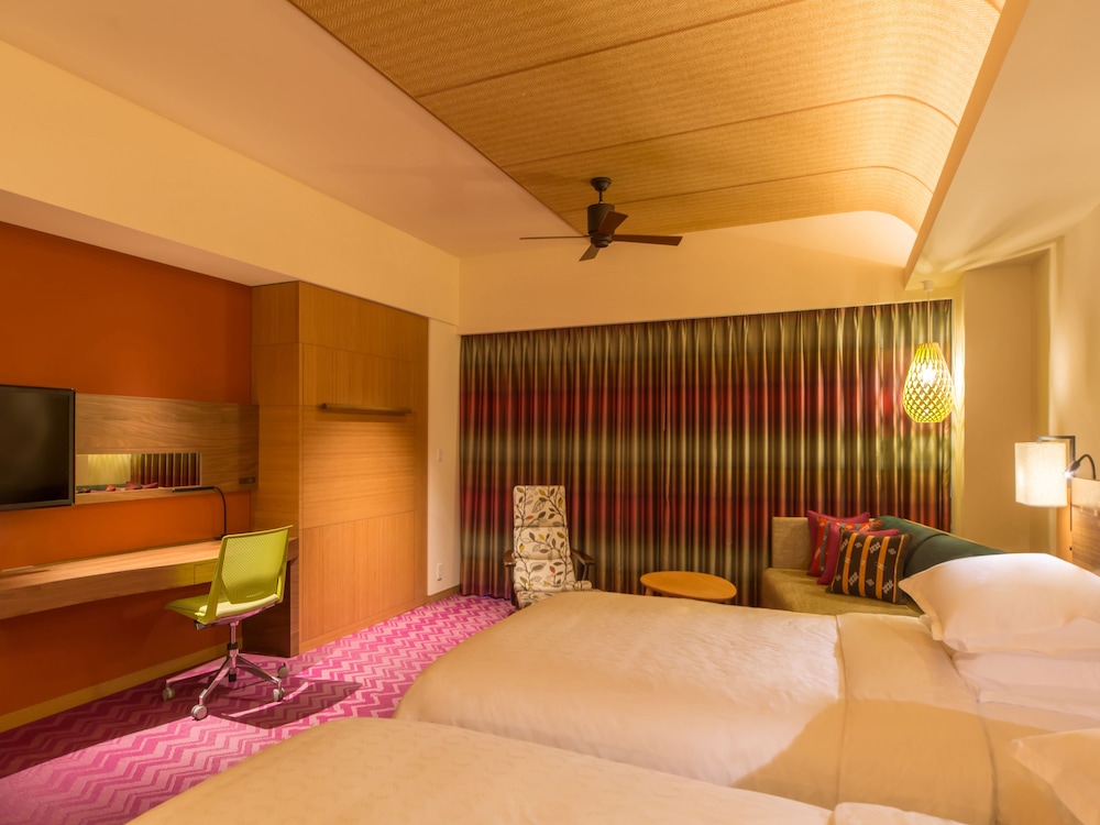 Ocean, Premium, King Bed, South Tower