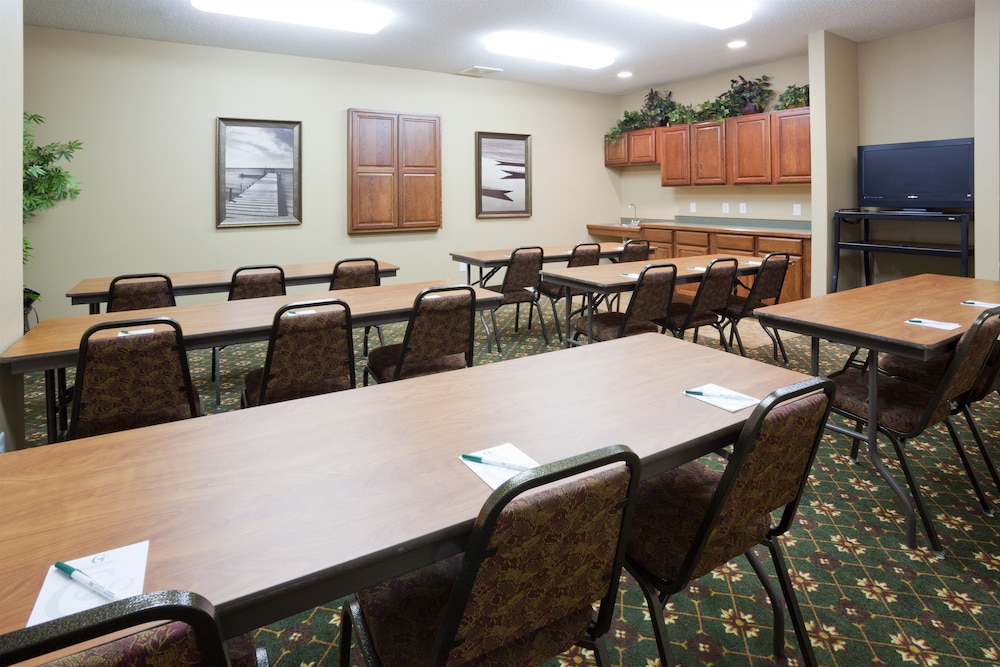 Grandstay Residential Suites Hotel - Sheboygan 59/69