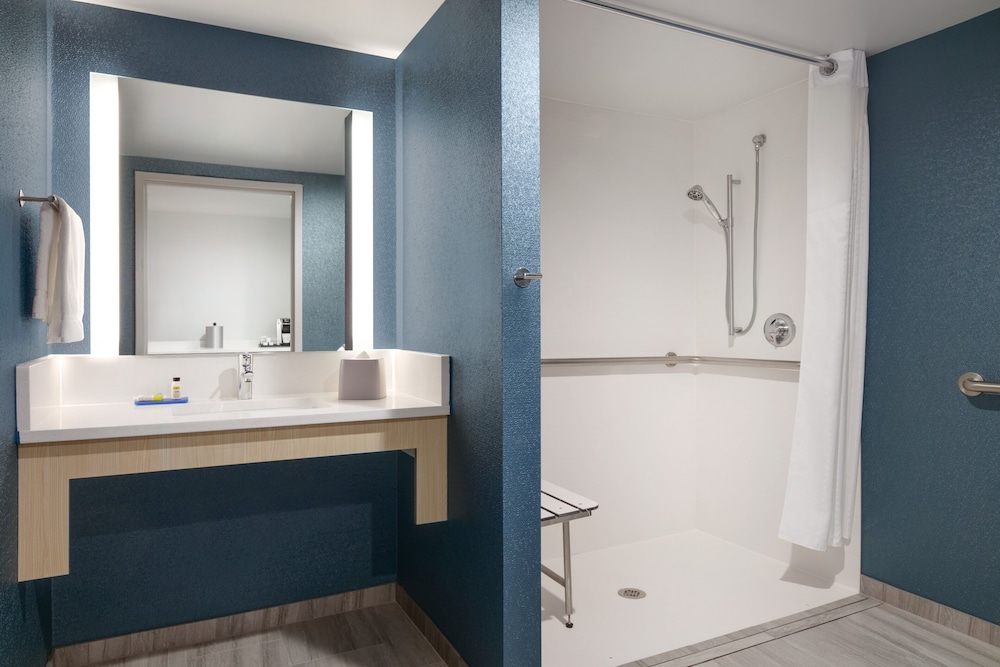 Holiday Inn Express Hotel And Suites Norfolk Airport 13/60