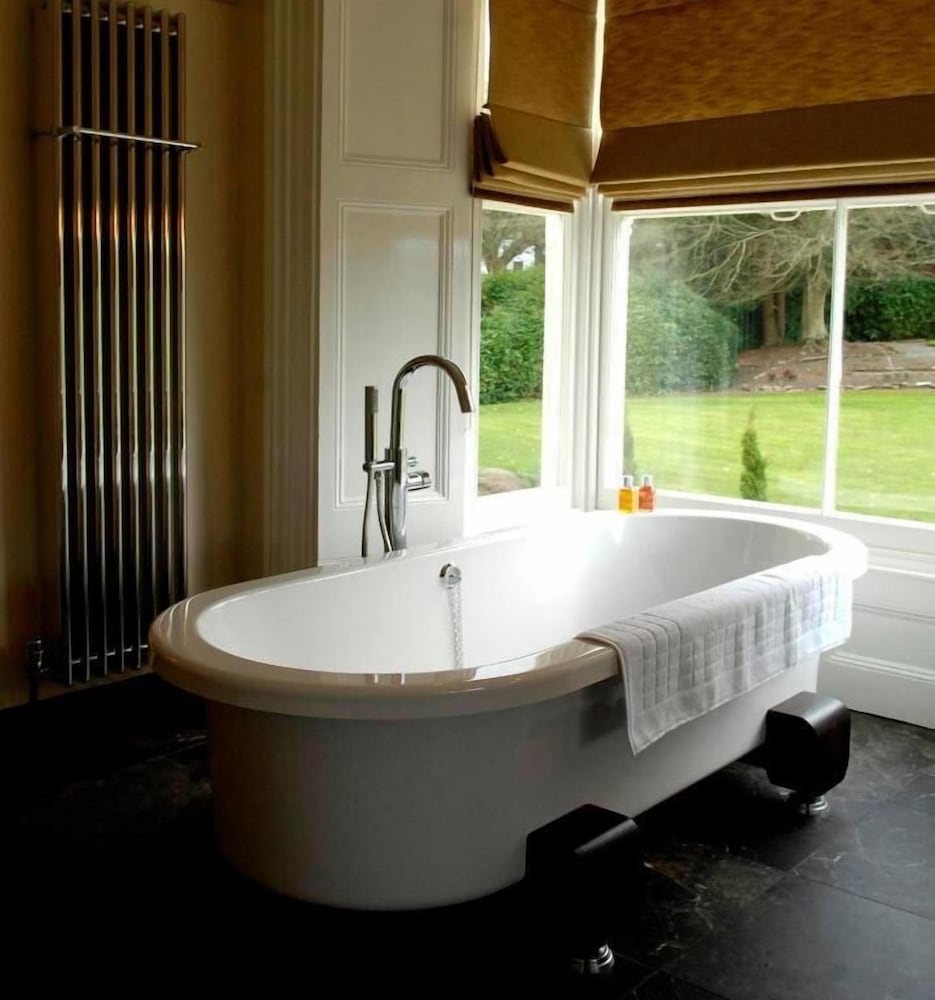 St. Elizabeth's House Hotel 30/32