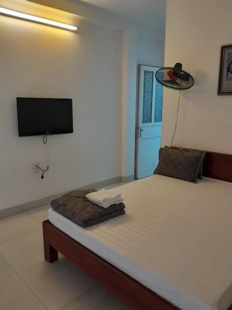 Au Viet Hotel 46/52