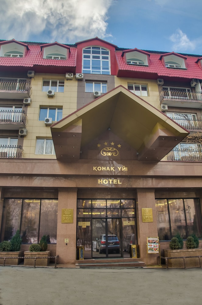 Uyut Hotel 8/69