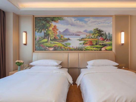 Deluxe, Twin Beds