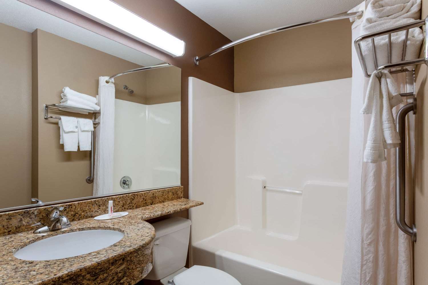 MICROTEL INN & SUITES BY WYNDHAM COLUMBIA/AT FORT JACKSON 31/34