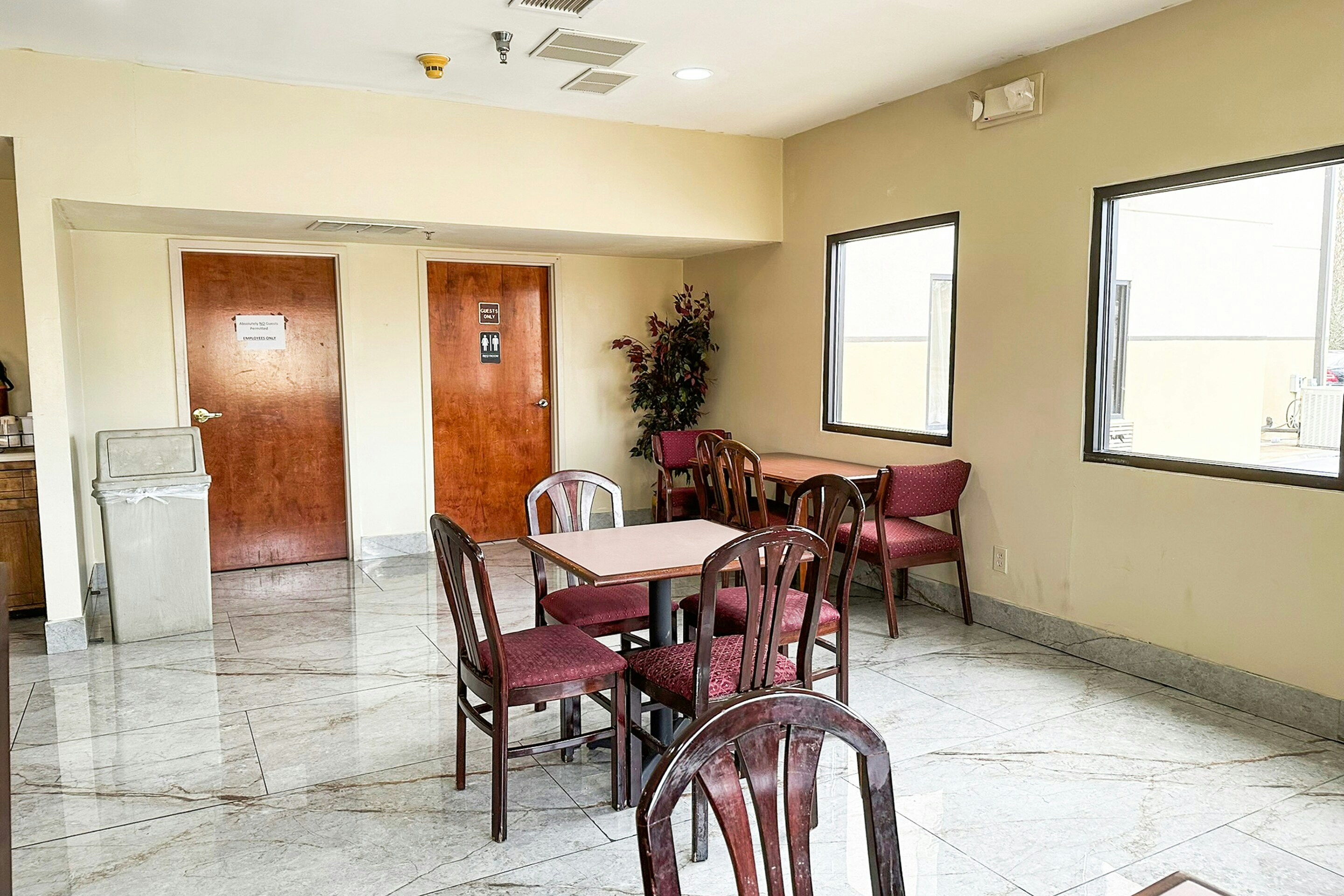 OYO Hotel Rome West GA 17/25