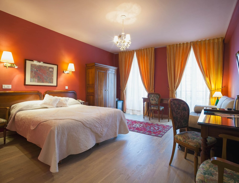 Hôtel du Palais Bourbon 30/50