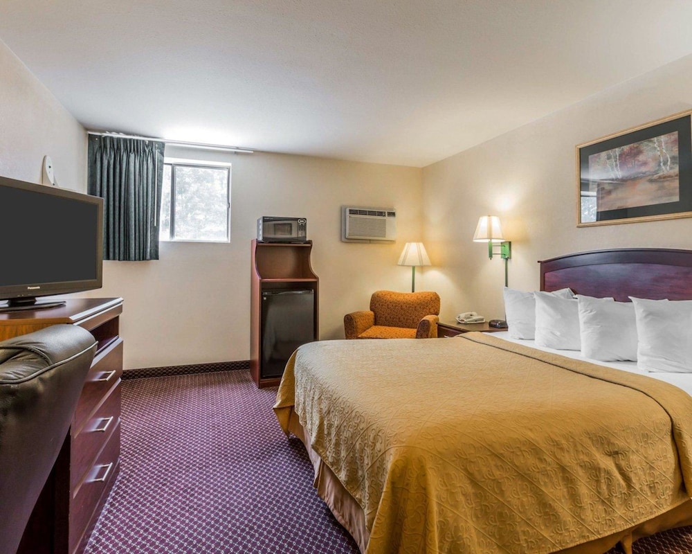 Quality Inn Pell City I-20 exit 158 17/37