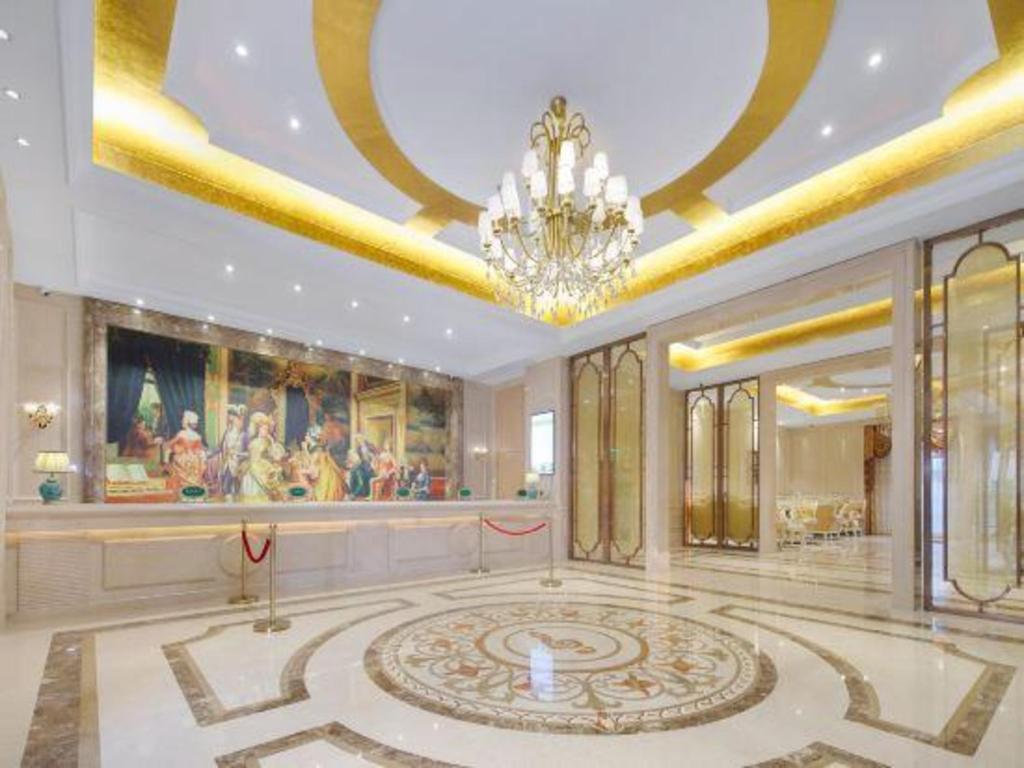 Vienna Hotel (Chaohu Lijing International) 9/40