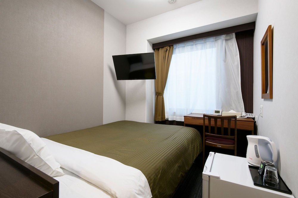 ROOM, SINGLE