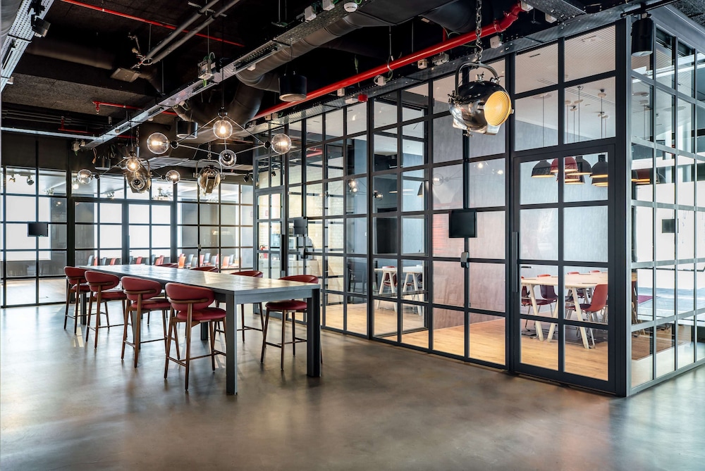 restaurant cafeteria