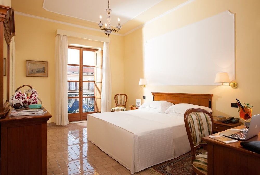 Majestic Palace Sorrento, Curio Collection by Hilton 31/56