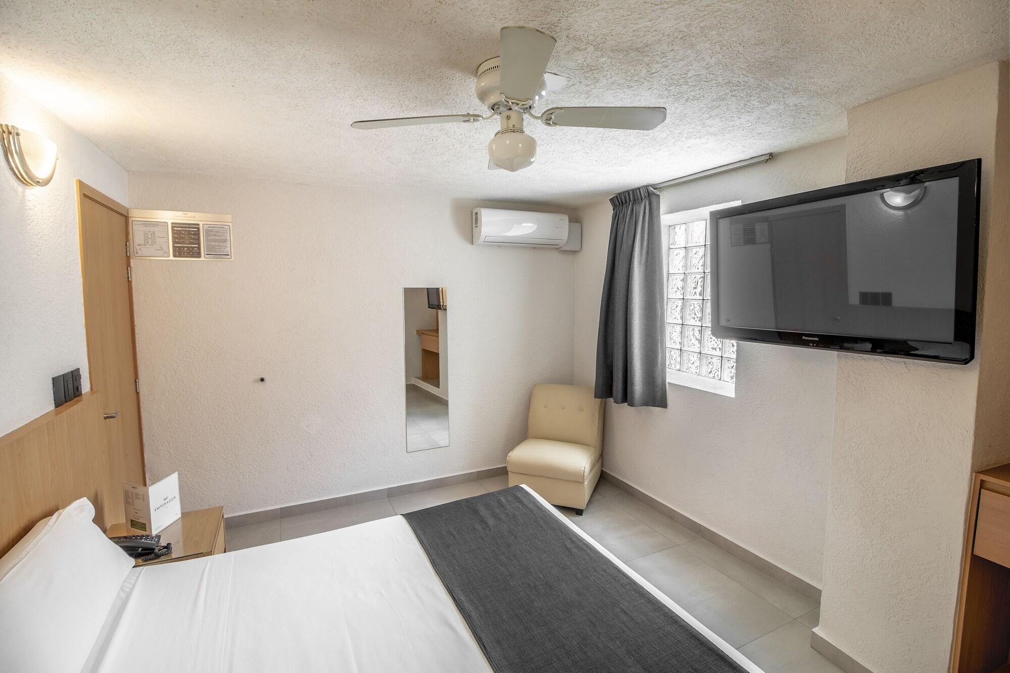 Hotel Emperador 26/55