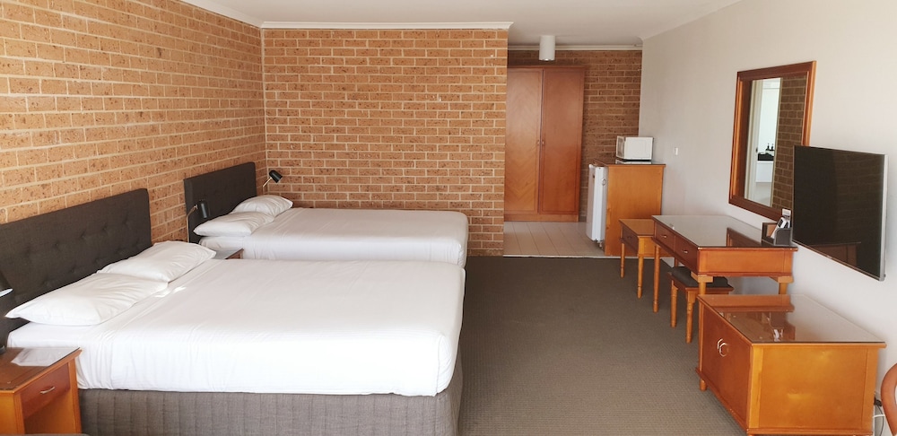 MARINA RESORT 9/50
