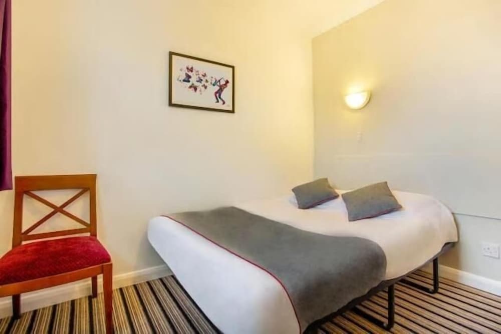 Enrico Hotel 9/34