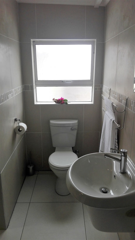 Saldanha Bay Lodge 31/32