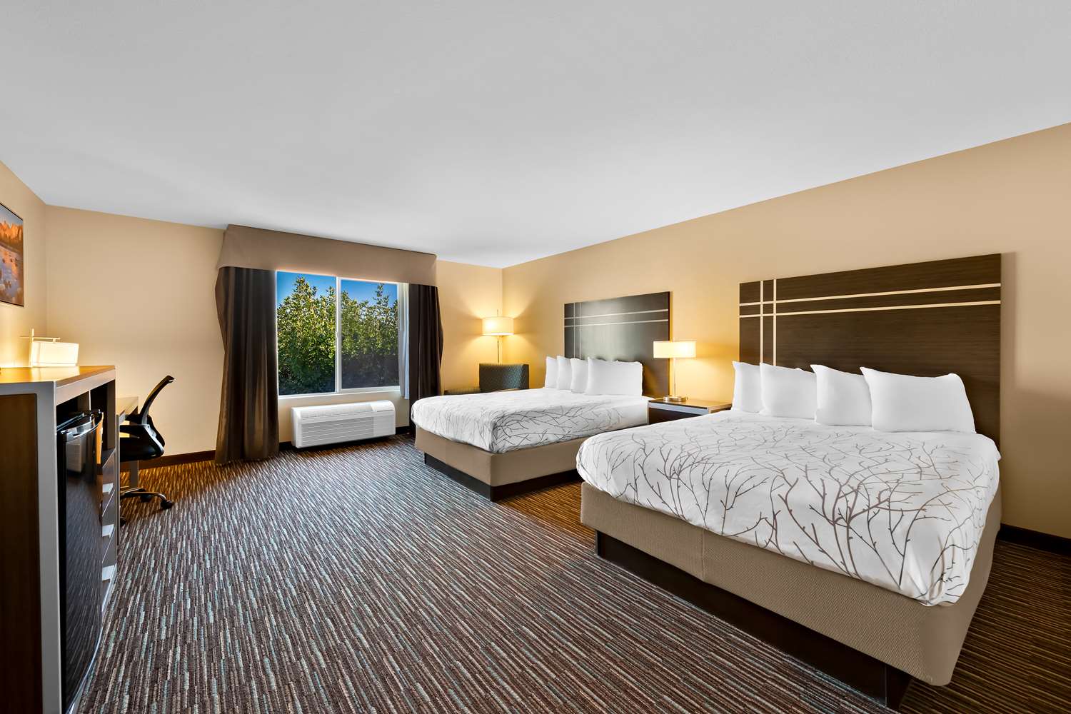 Room, 2 Queen Beds, Partial View، Best Western Topaz Lake Inn 2/3