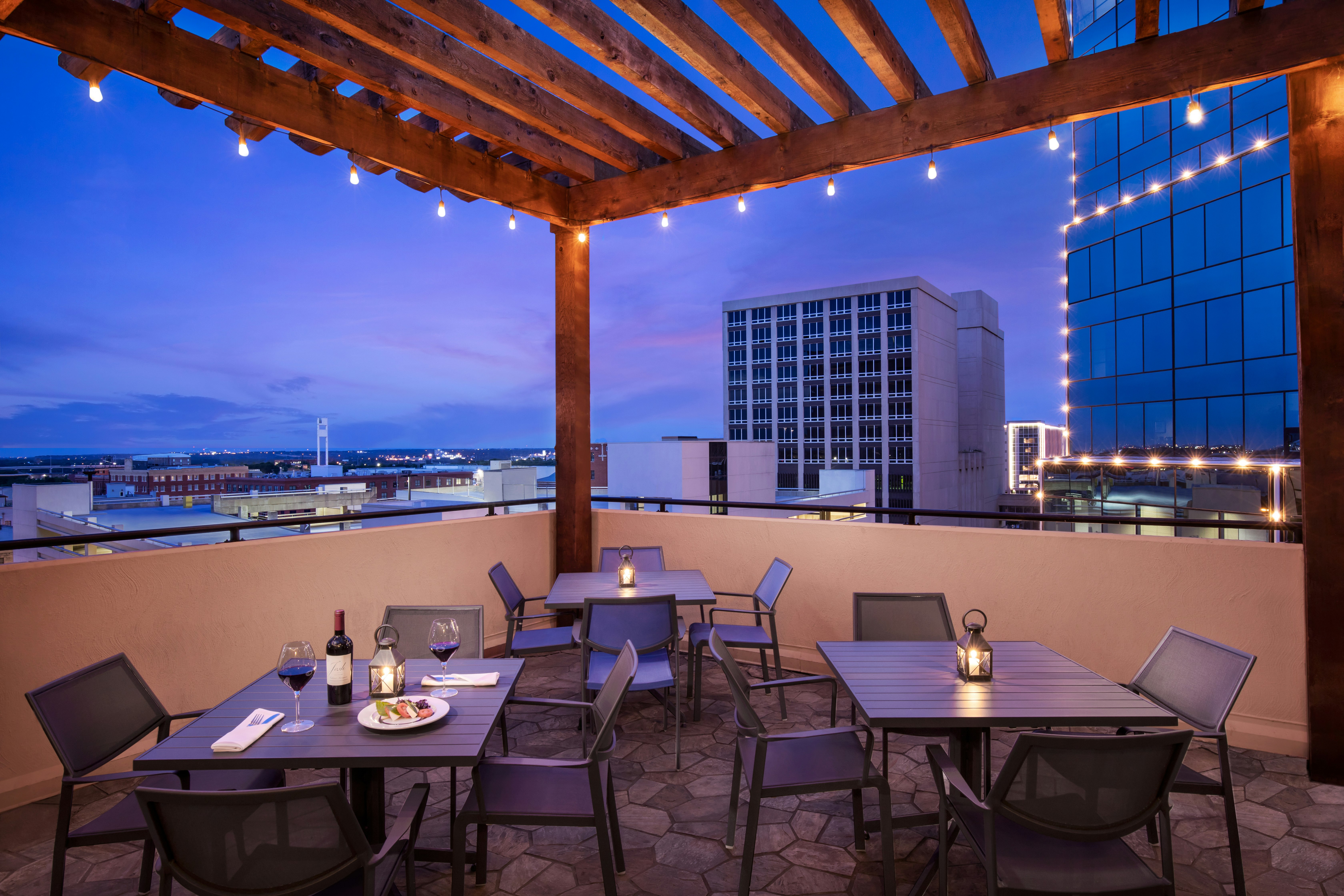 Embassy Suites Fort Worth Downtown 36/54