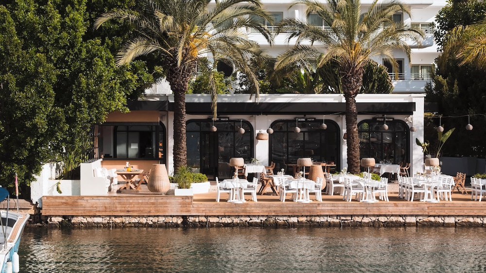 Yacht Classic Hotel - Boutique Class 81/88