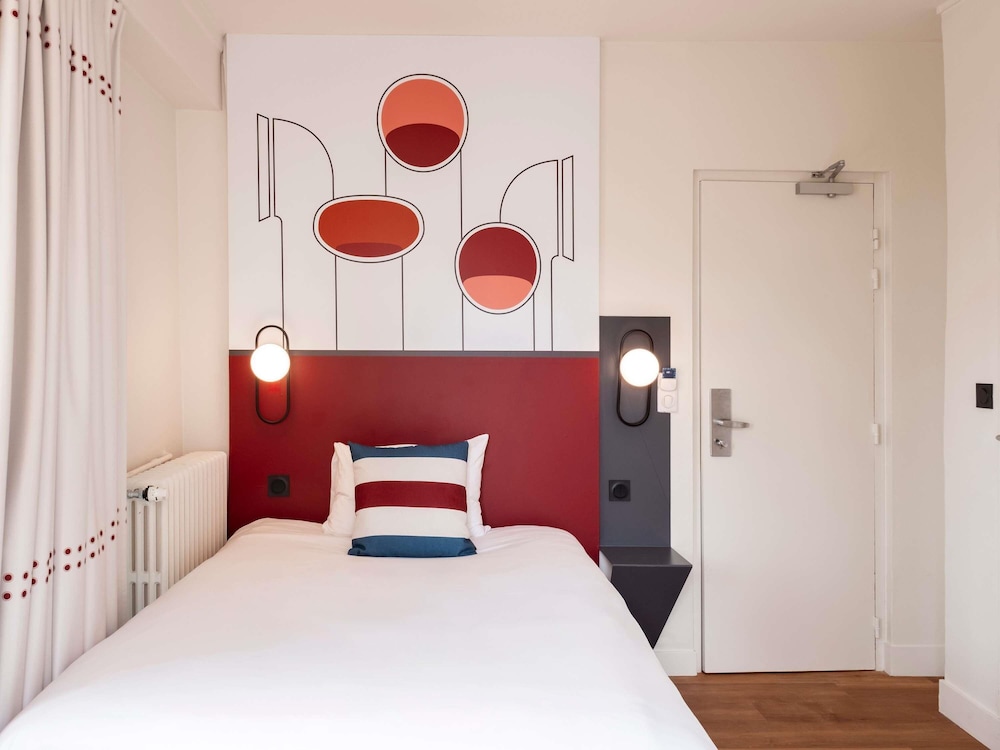 غرفة قياسية بسريرين منفصلين بشرفة، Ibis Styles Rouen Centre Cathedrale 5/10