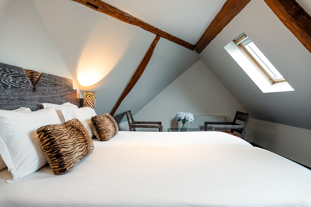 SUPERIOR, TWIN BEDS