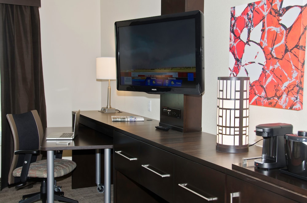 Holiday Inn Express Hotel Suites Columbus Easton 52/60