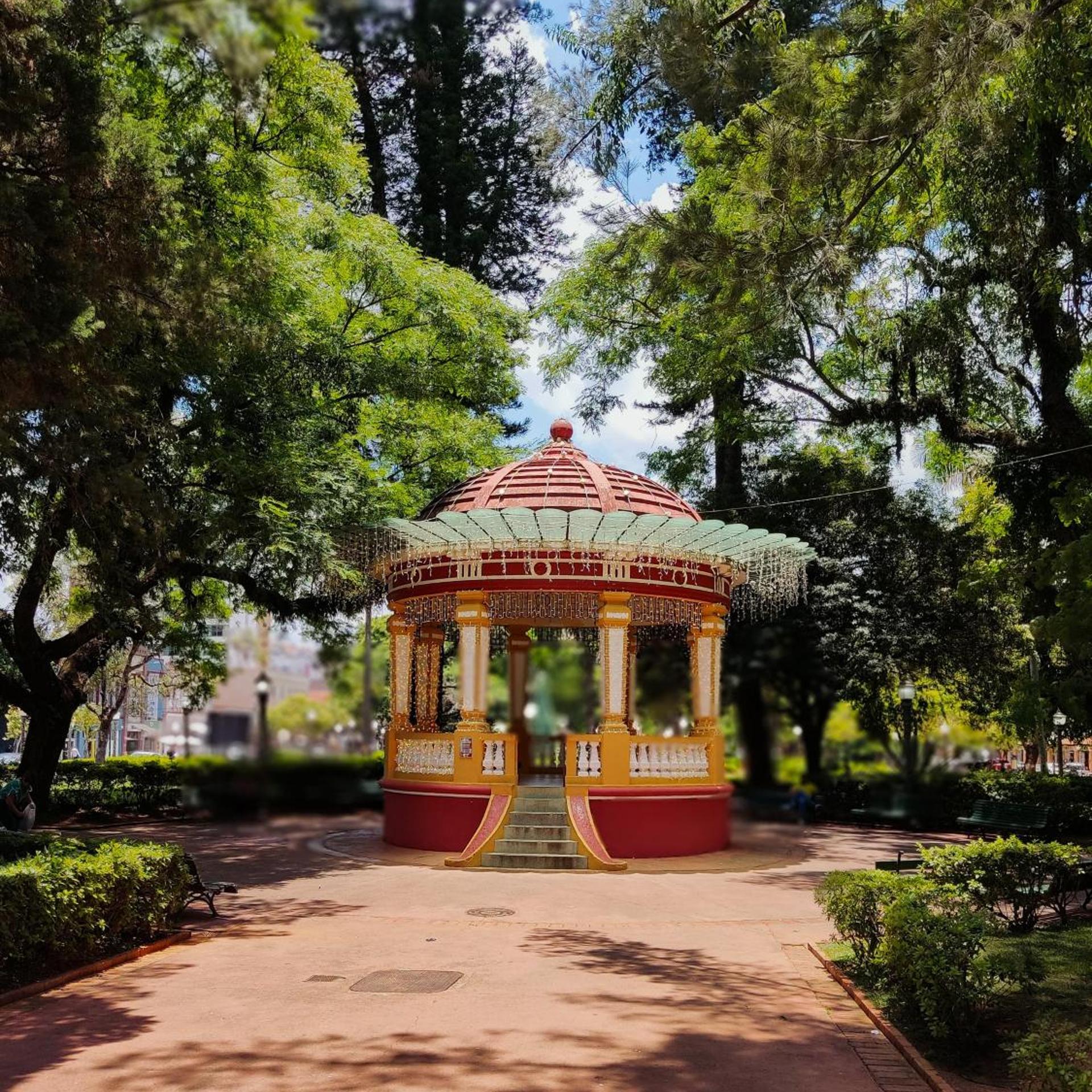Hotel D Oeste 3/50