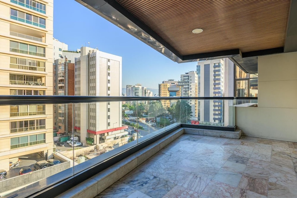 Lahoya Verdun, Beirut 25/50