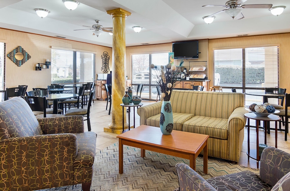 Quality Inn near Casinos and Convention Center 20/34