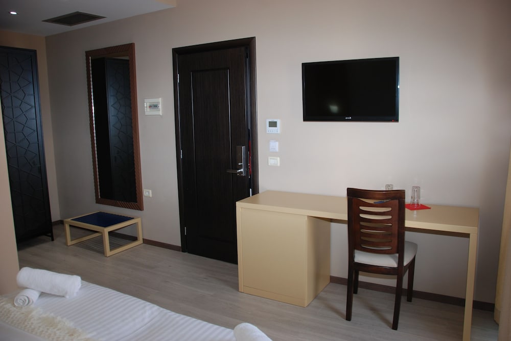 Hotel Strora 32/50