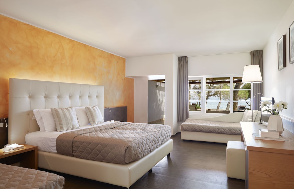 Hydra Beach Resort 11/47