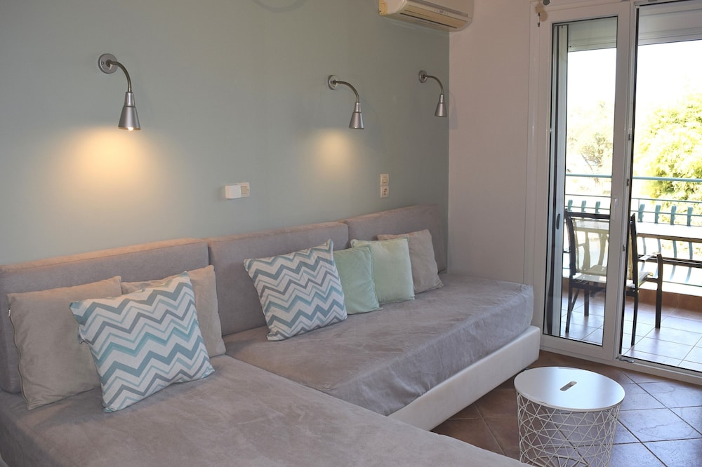 Simatos Apartments & Studios 25/50