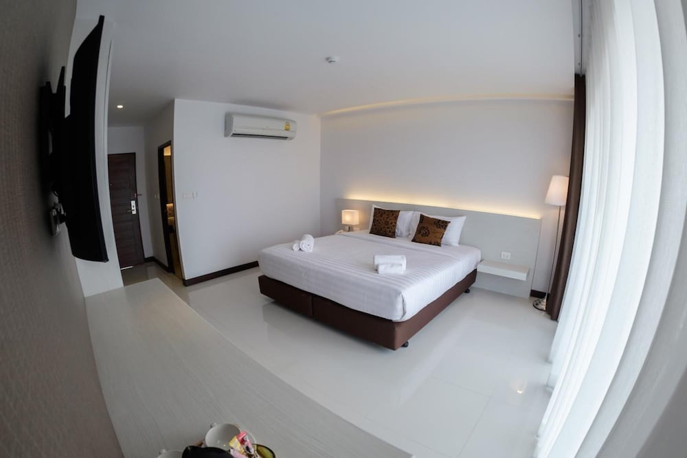 Chaisaeng Villa Hotel 6/23