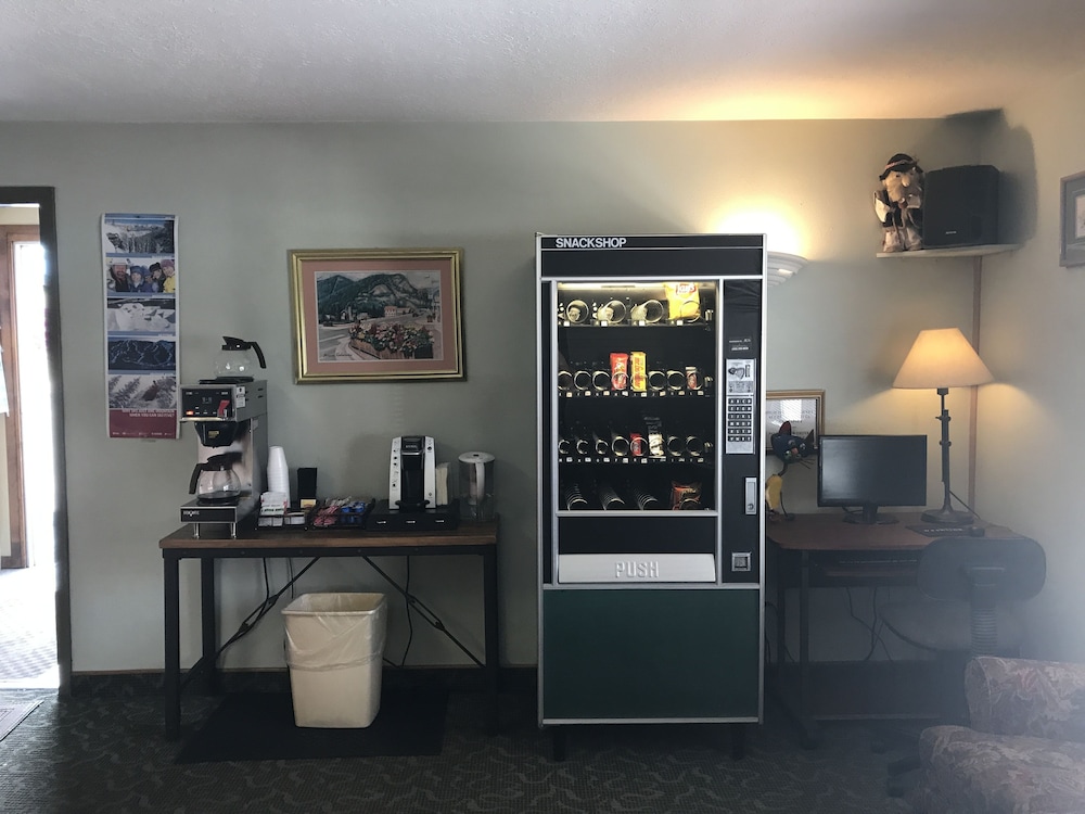 Snowshoe Motel 50/72