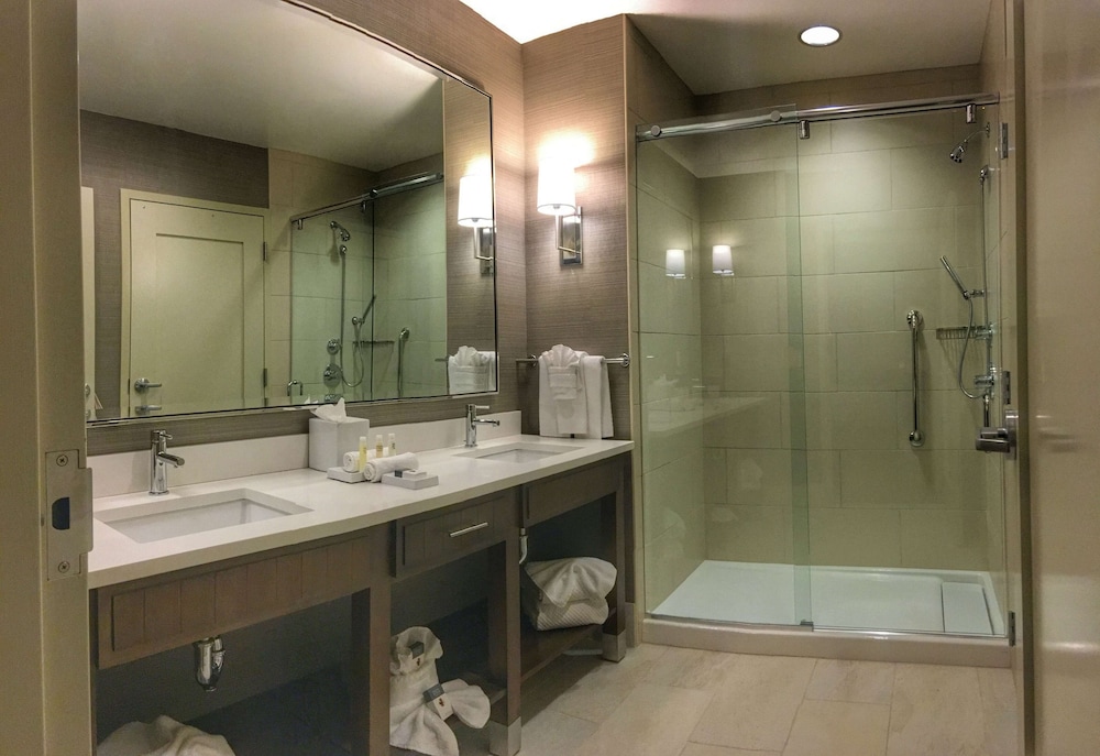 Doubletree By Hilton Reading 10/70