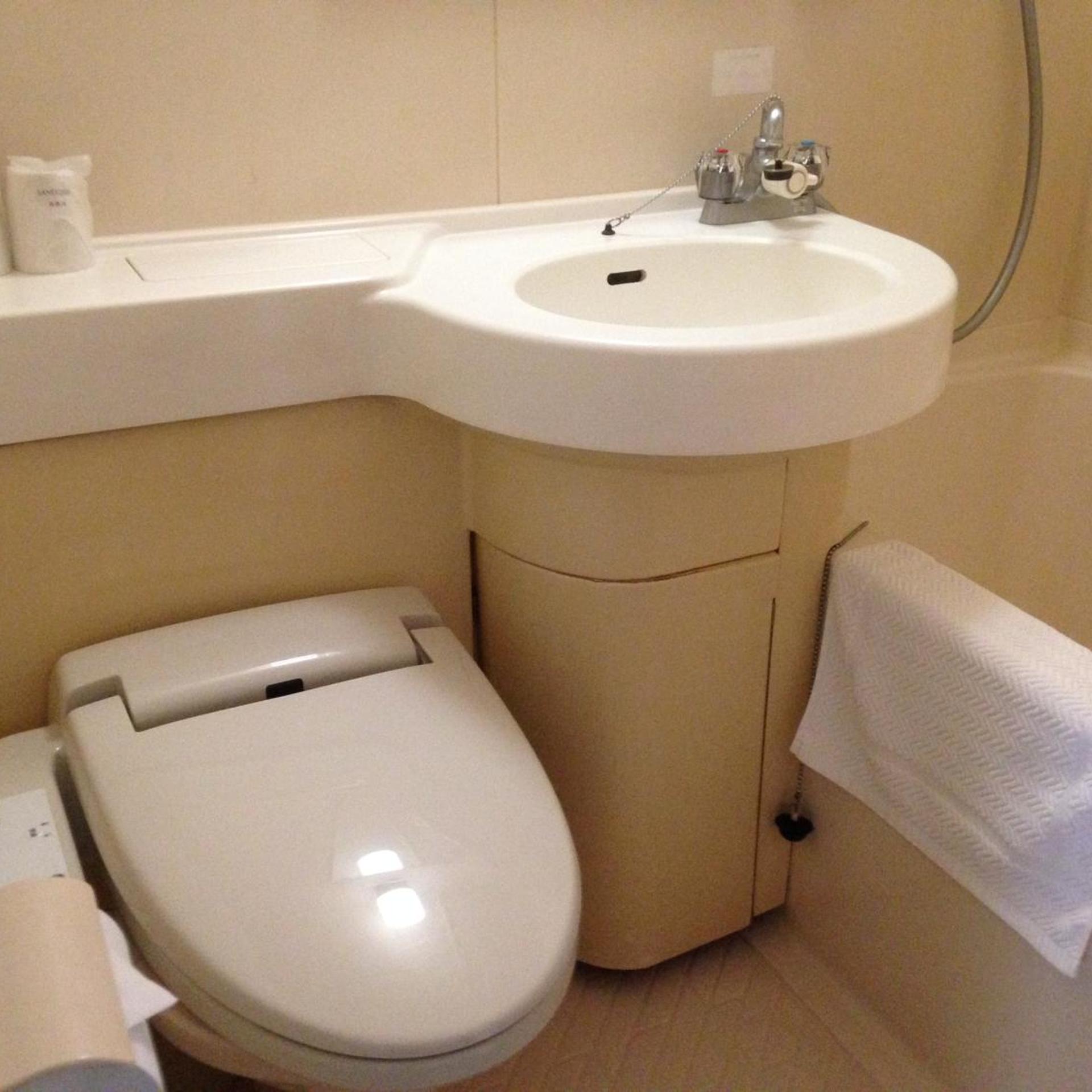 ROOM, DOUBLE BED