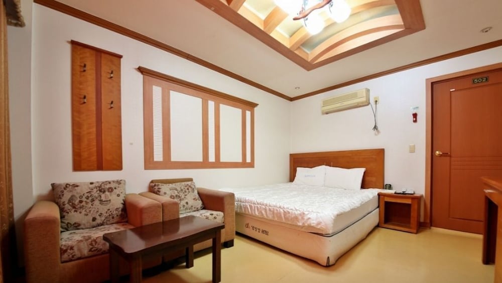 Gaeul Hotel 13/44