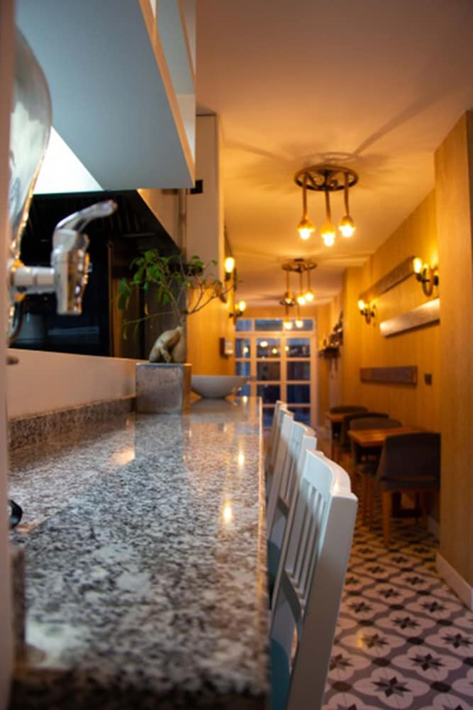 Mezzo Hotel 37/56