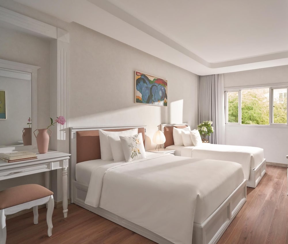 Silverland May Hotel 10/46