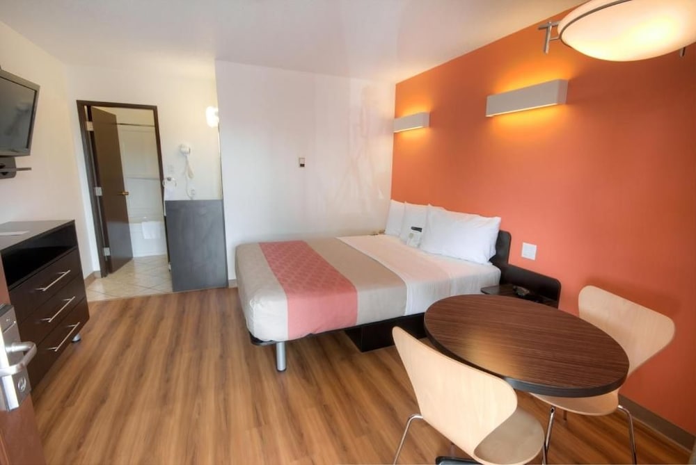 Motel6 Lethbridge Ab 44/62