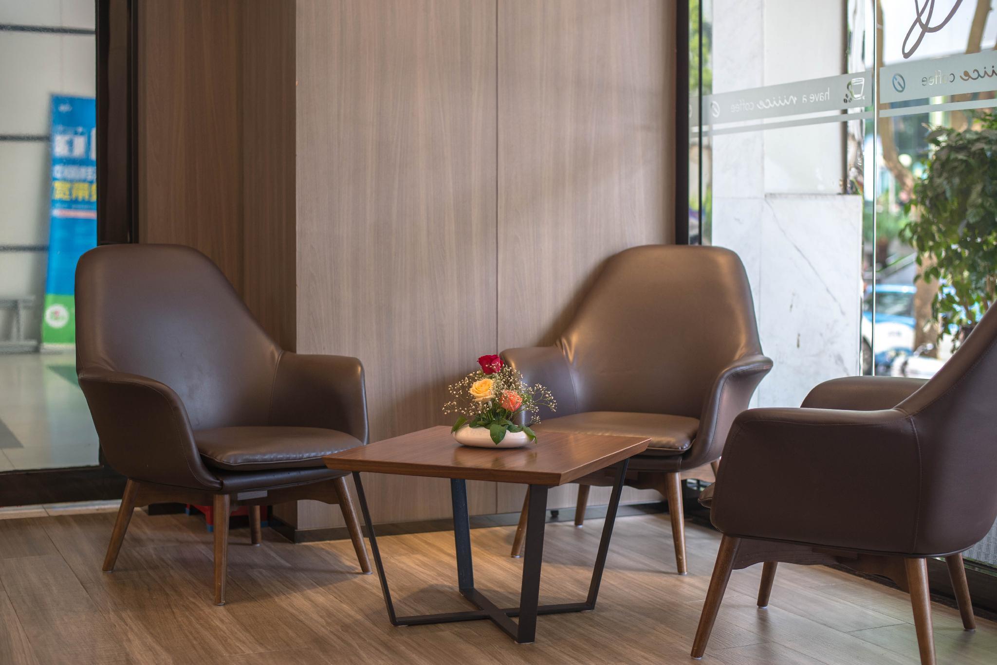 Hanting Hotel (Shenzhen Huaqiangbei Yannan Metro Station) 24/31