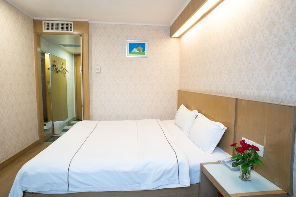 Xin Yue Xin Hotel 10/22