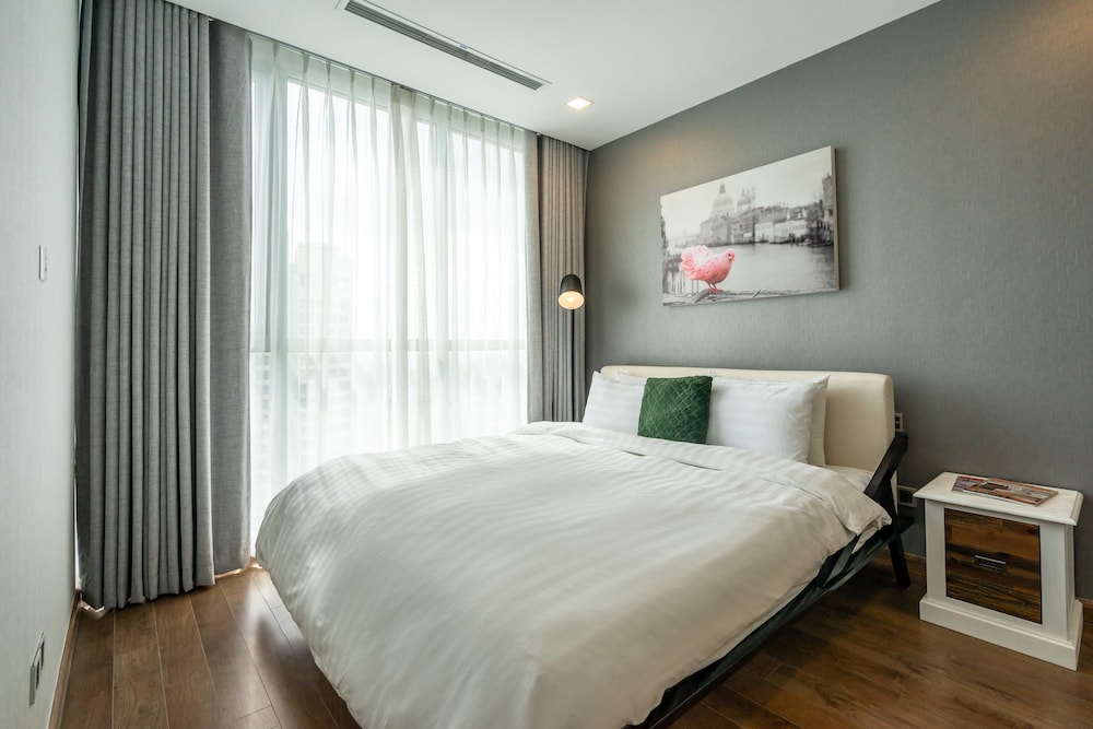 Hoasun Boutique Apartment - Vinhomes Central Park 7/50