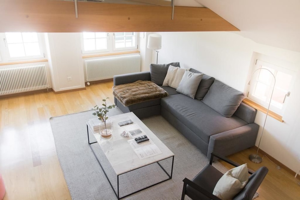 Lake Side Location Bellevue 24/43