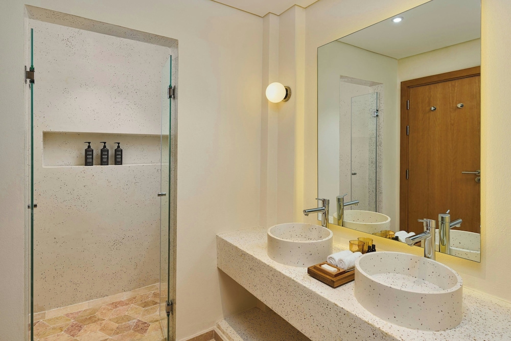 Superior, Twin Beds, Lagoon View، Sheraton Miramar Resort El Gouna 5/6
