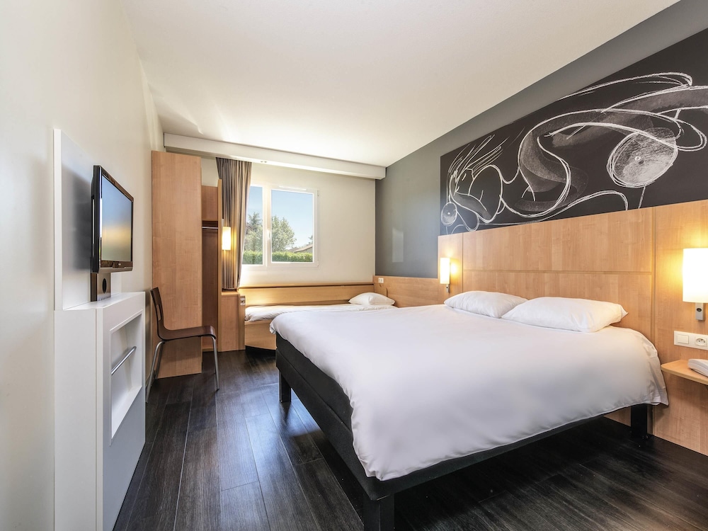 Ibis Issoire 19/57