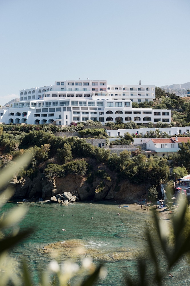 Peninsula Resort & Spa 5/62