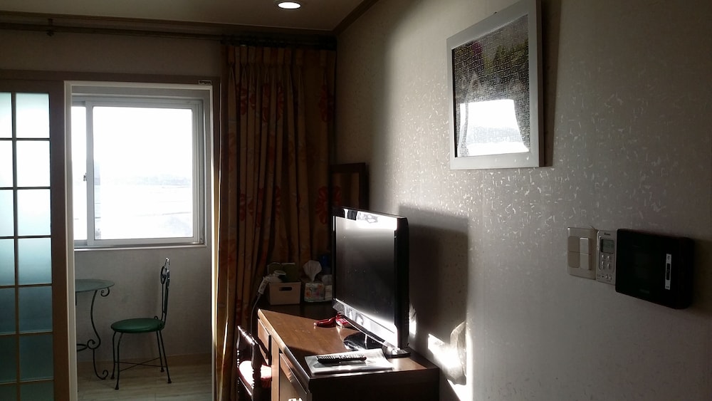 Hera Hotel 20/26