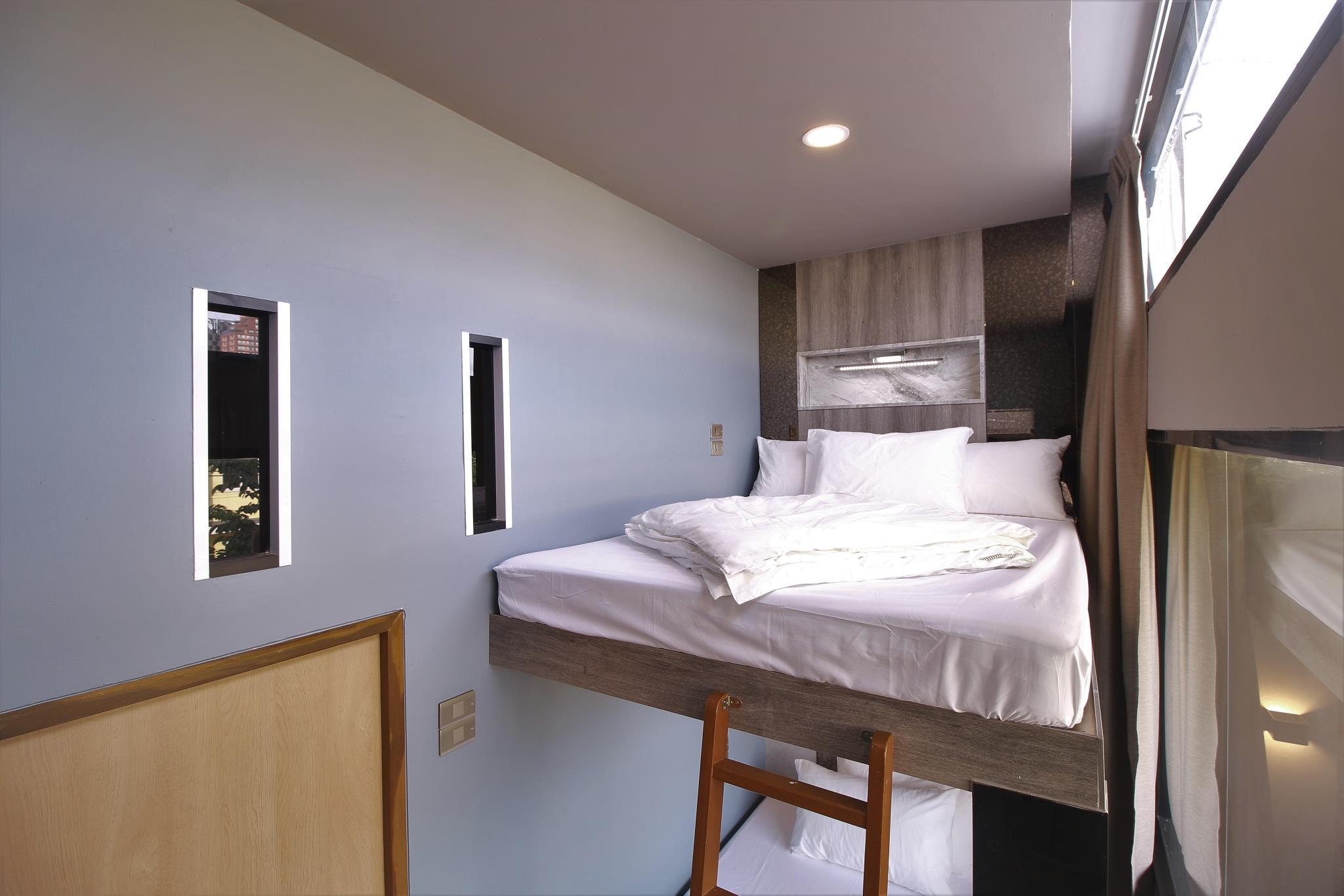 168 Hostel 10/86