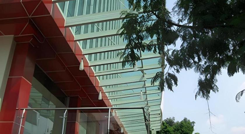 Win Hotel Blok M 4/33