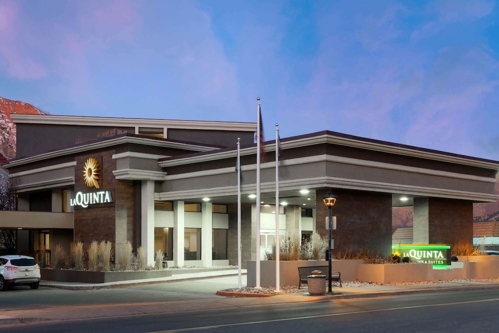 La Quinta Inn & Suites by Wyndham Glenwood Springs 1/56
